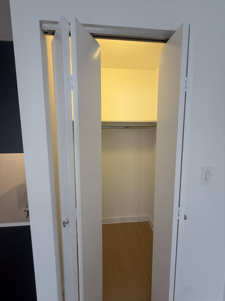 222 East 39th Street - Photo 5