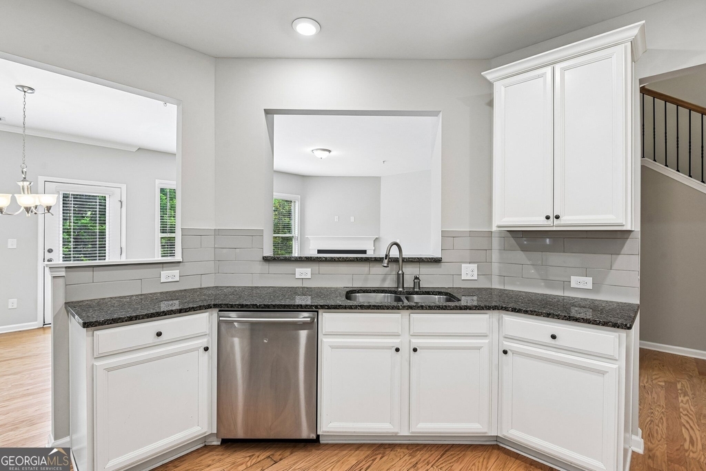 1208 Foxcroft Lane - Photo 9