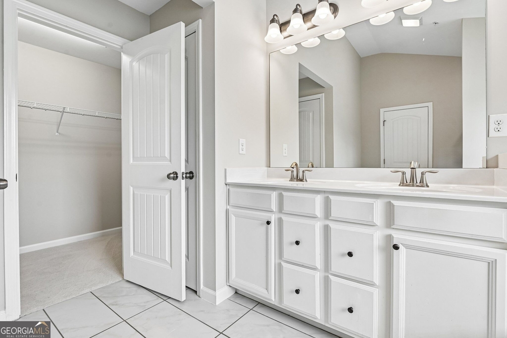 1208 Foxcroft Lane - Photo 18