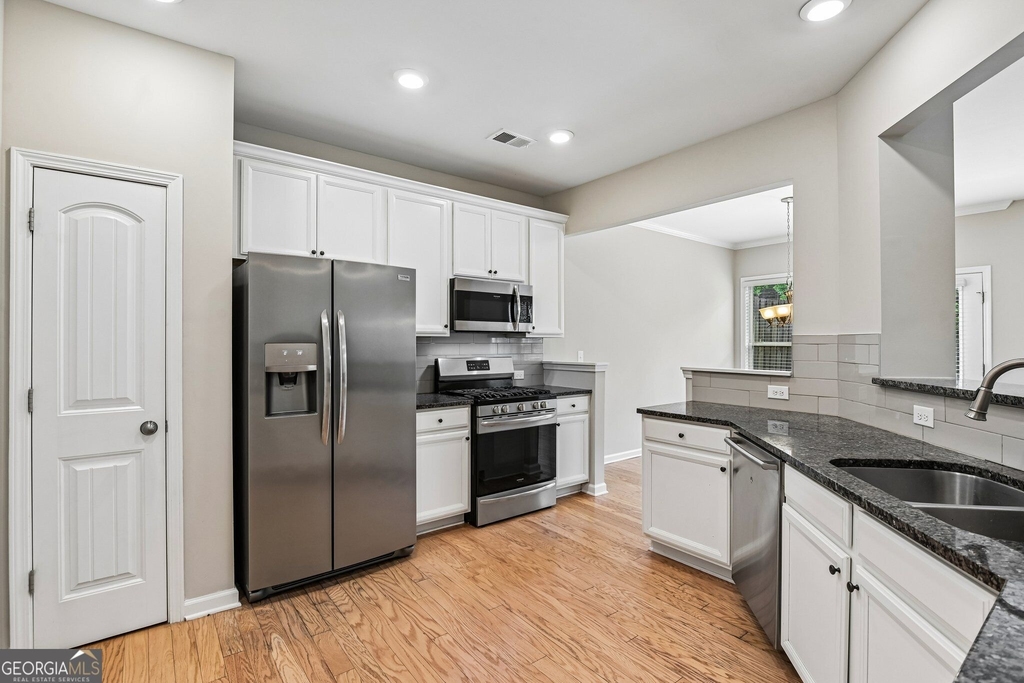 1208 Foxcroft Lane - Photo 7