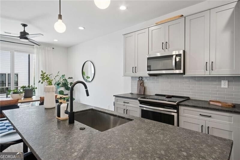 1350 May Avenue - Photo 8