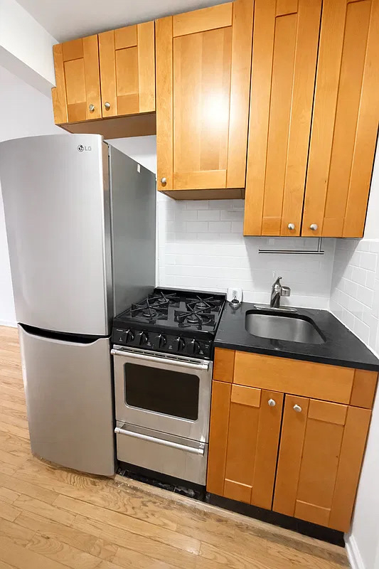 75th Street/1st Avenue - Photo 2
