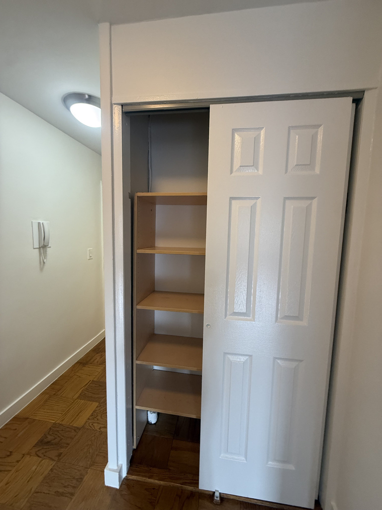 236 East 36th Street - Photo 4