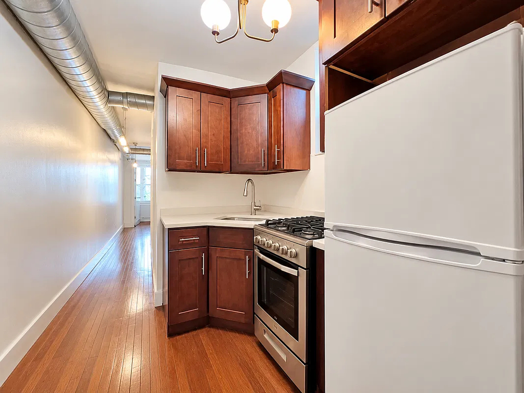 864 Hart Street - Photo 1