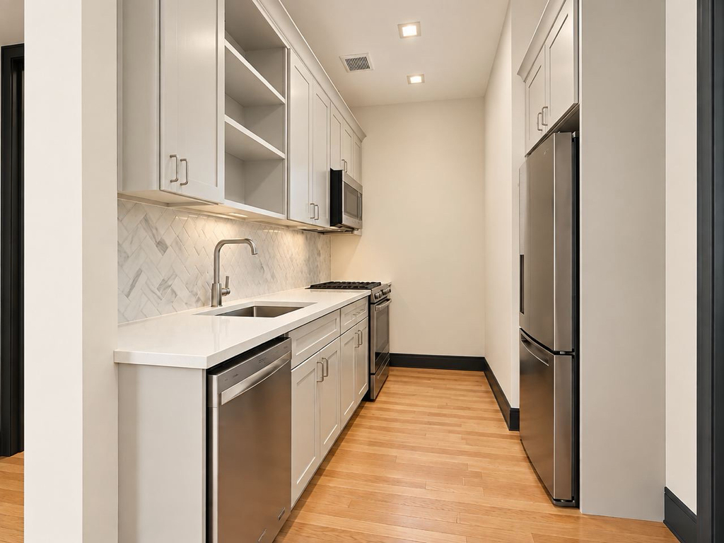 921 Gates Avenue - Photo 1