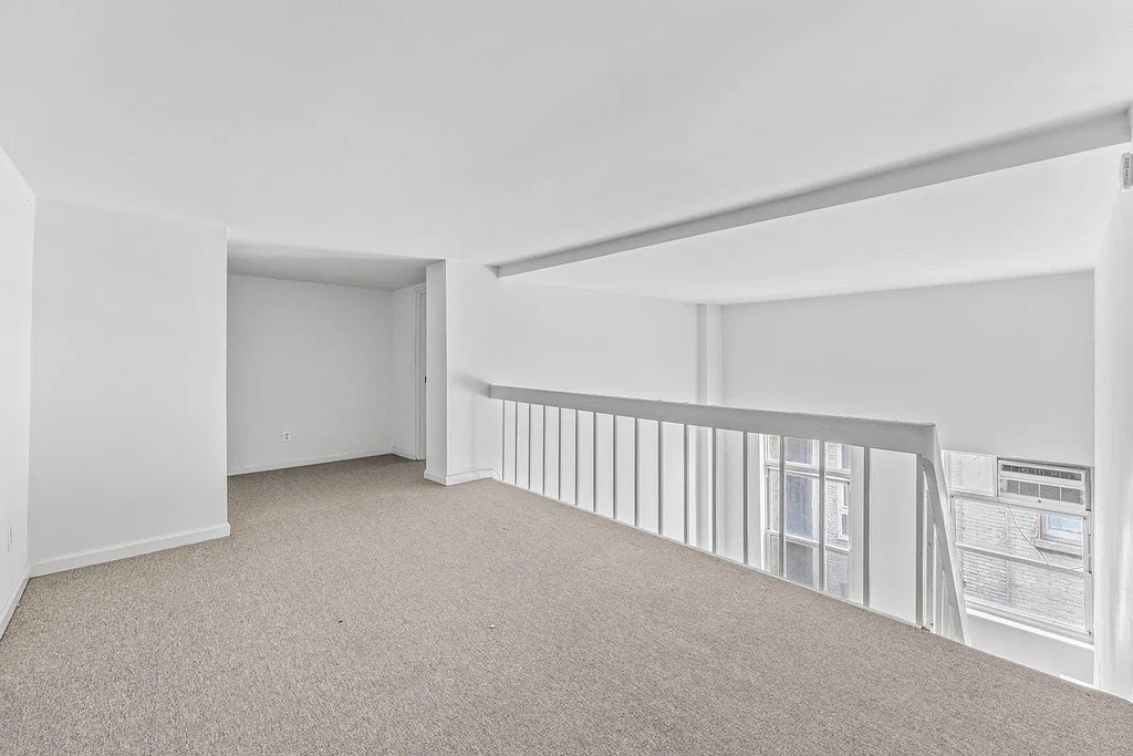 Near Gold Street and Fulton Street - Photo 12