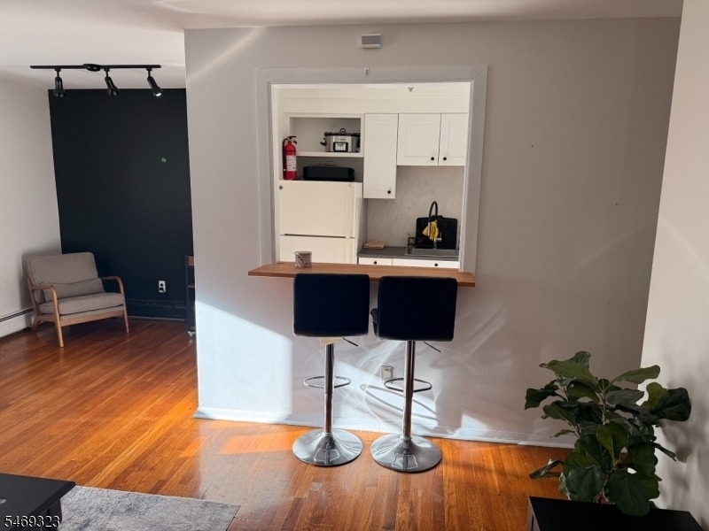 5012 Christopher St - Photo 2