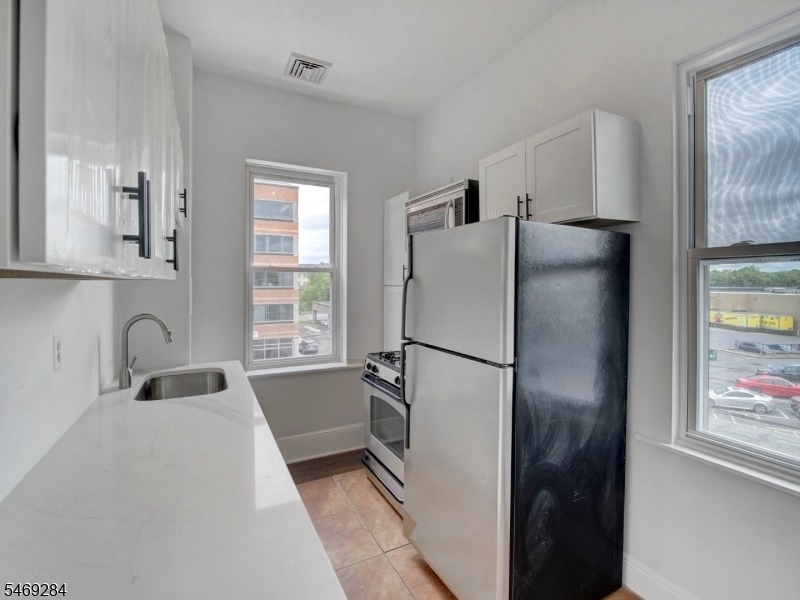 26 Division St - Photo 8