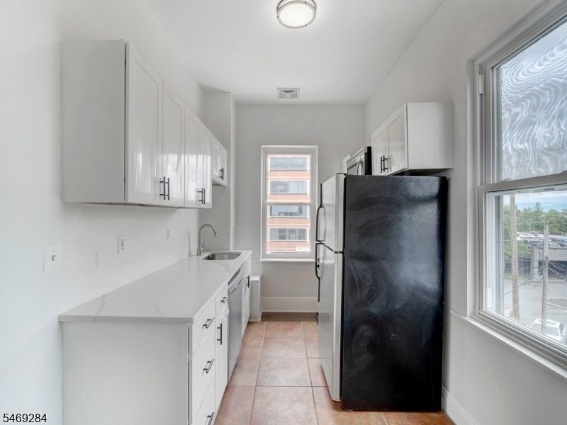 26 Division St - Photo 7