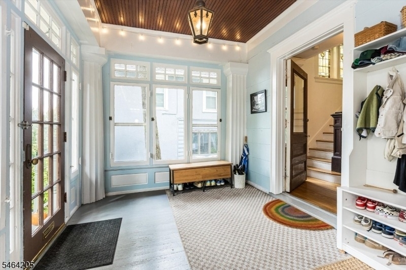 115 Sherman Pl - Photo 3