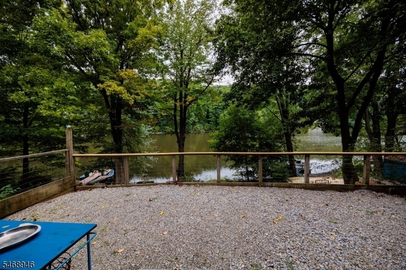 49 E Shore Dr - Photo 0