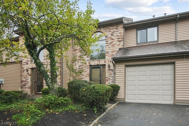 31 Castle Ridge Dr - Photo 0