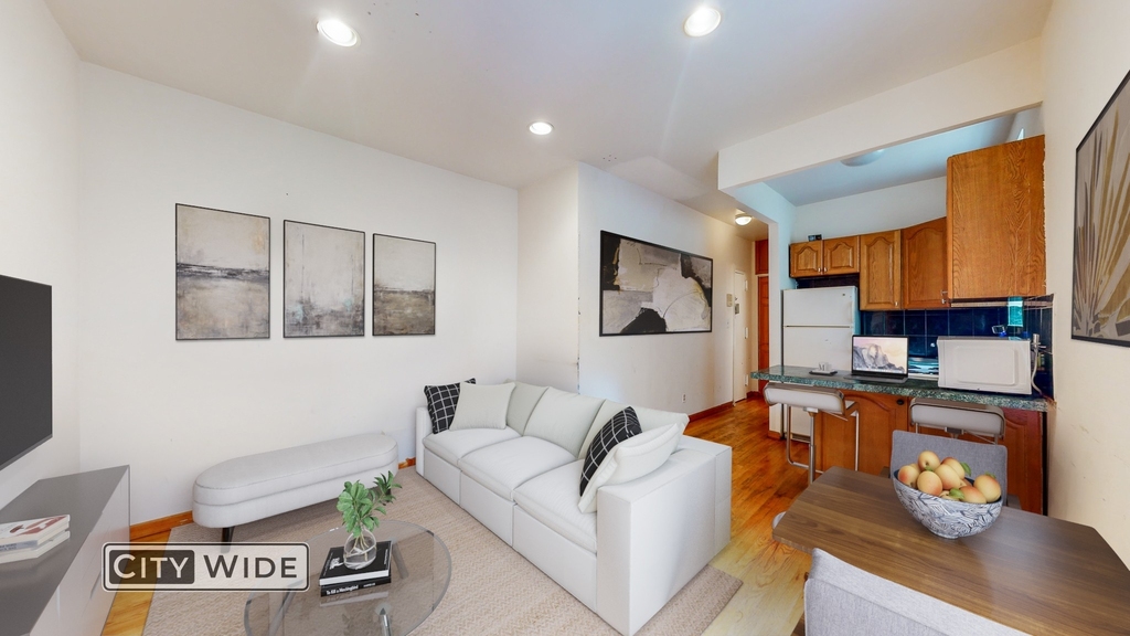 39 Clinton Street - Photo 0
