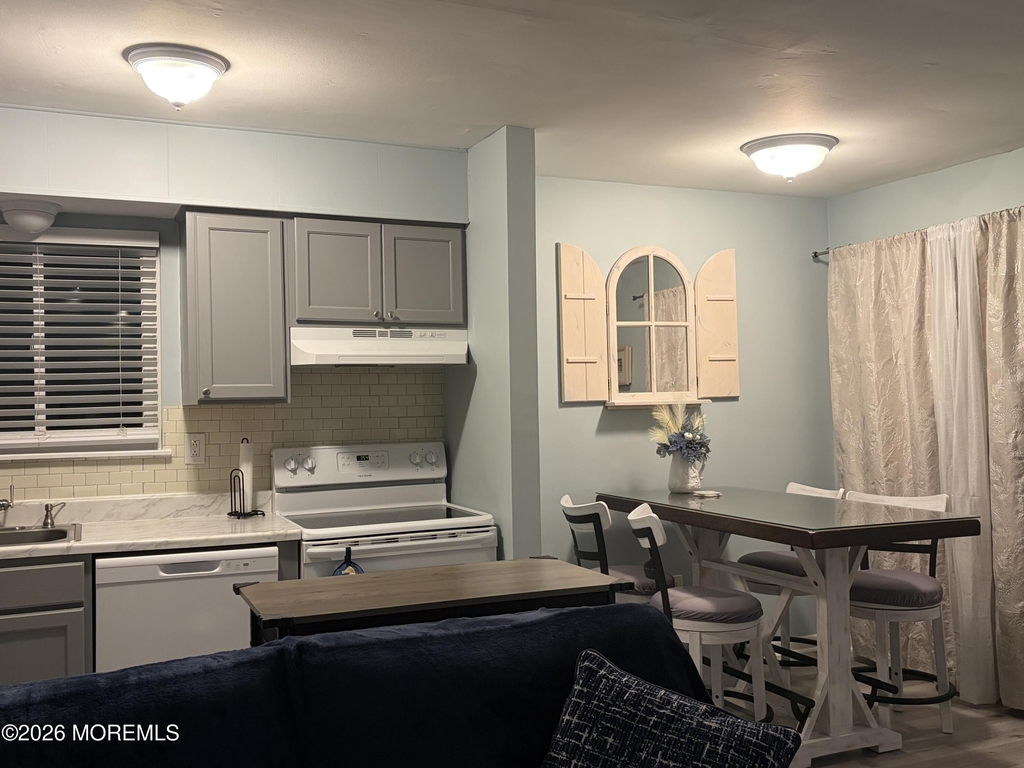 1382 Ocean Avenue - Photo 6