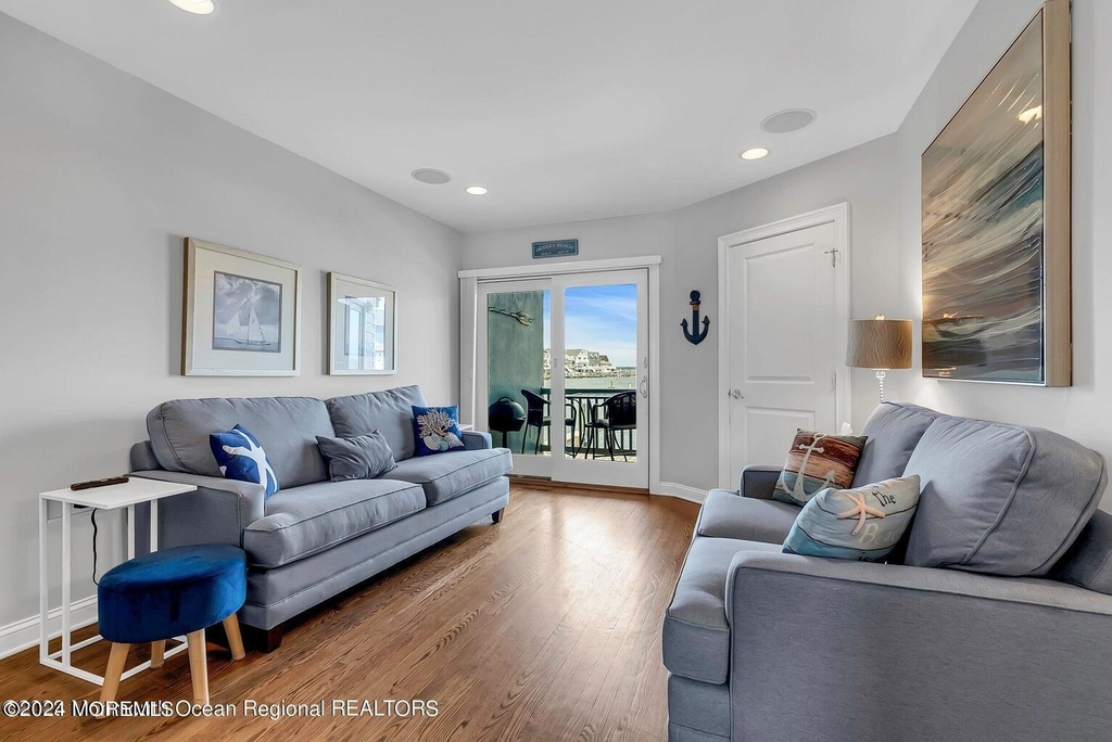 1919 Bay Boulevard - Photo 6