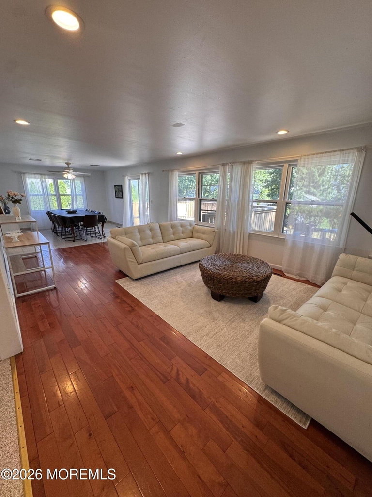 275 Garfield Avenue - Photo 3