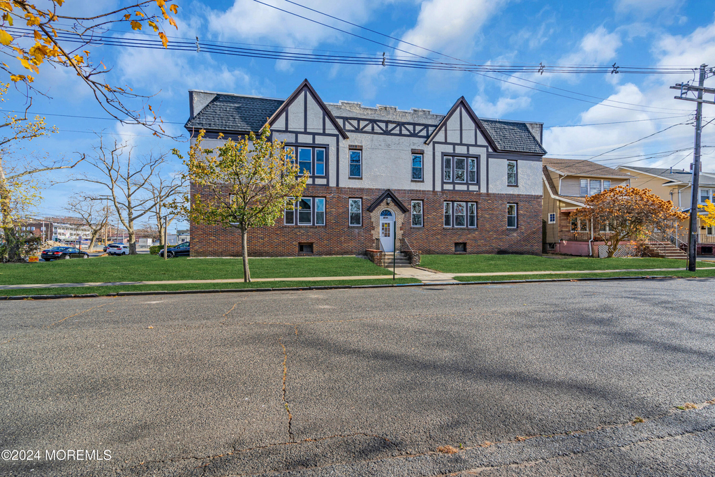 922 4th Avenue - Photo 2