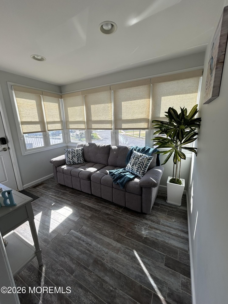 224 Randall Avenue - Photo 4