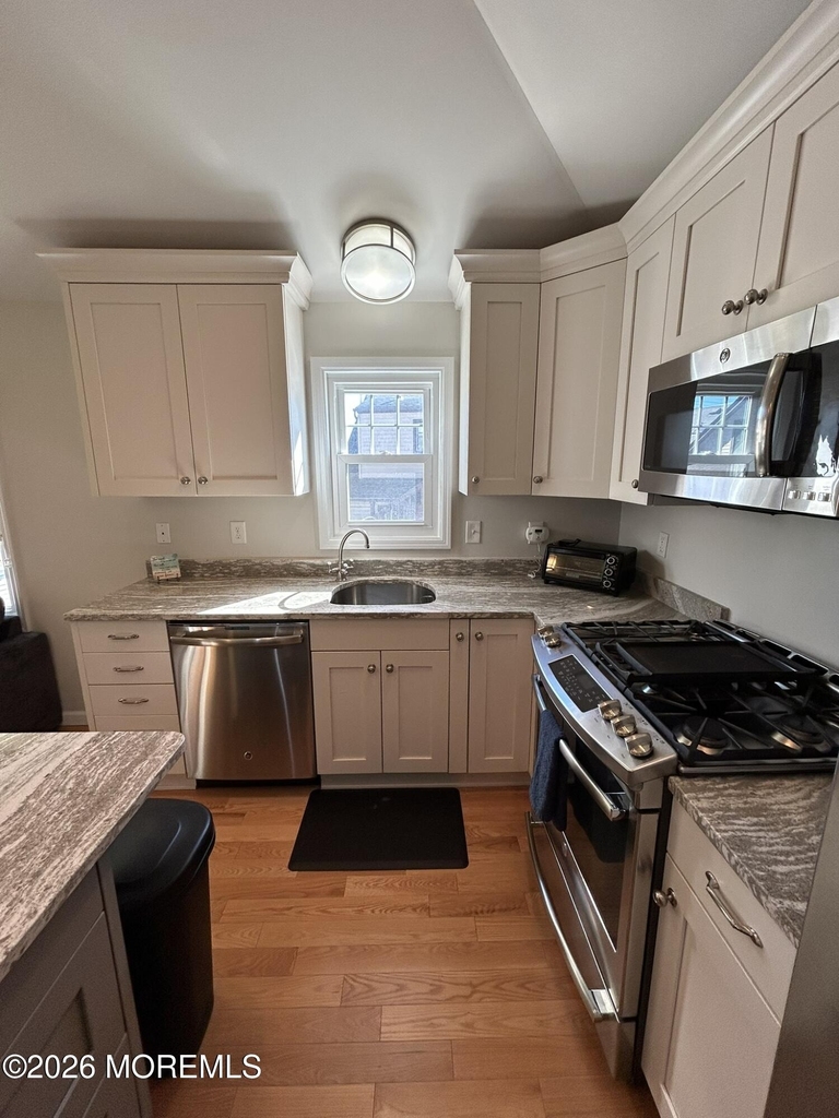 224 Randall Avenue - Photo 8