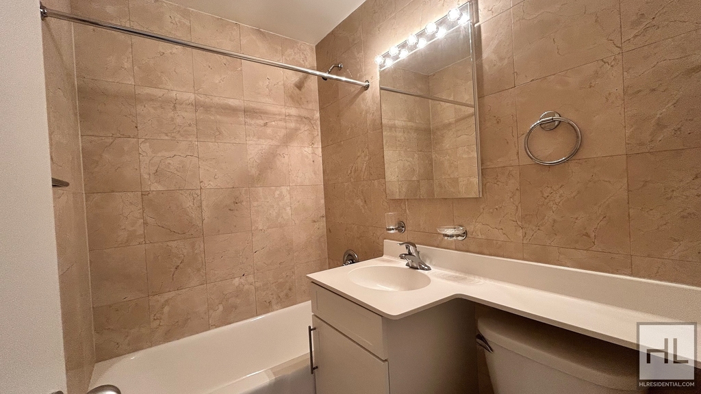 East 49 Street - Photo 5