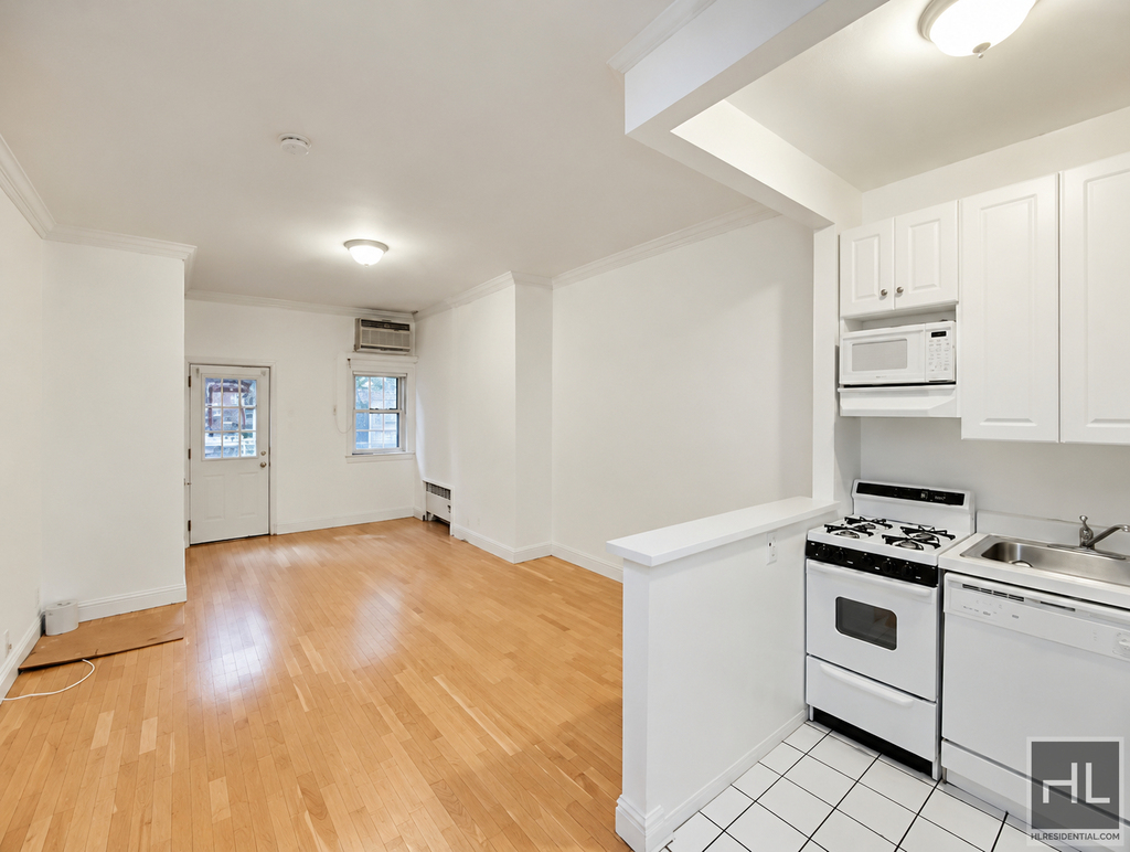 West 56 Street - Photo 2