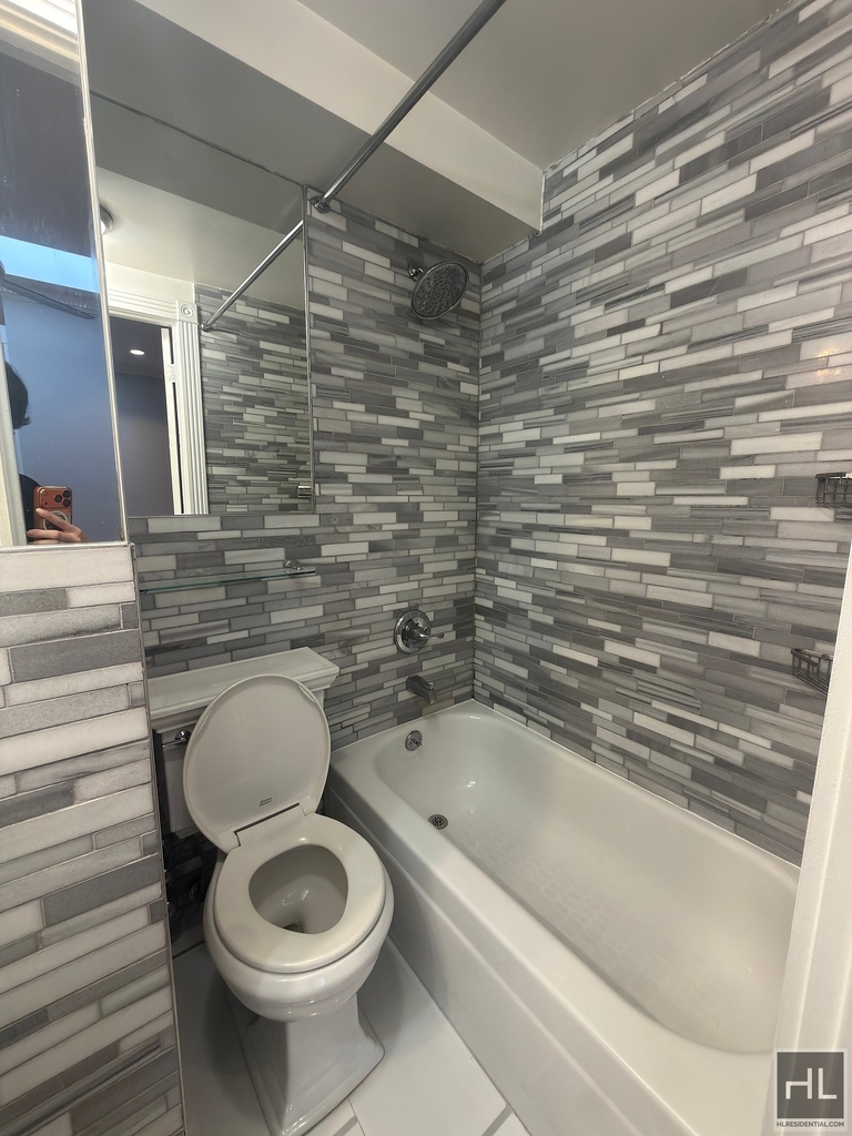 West 14 Street - Photo 5