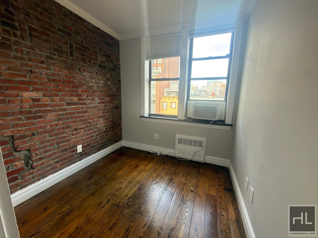 West 14 Street - Photo 3