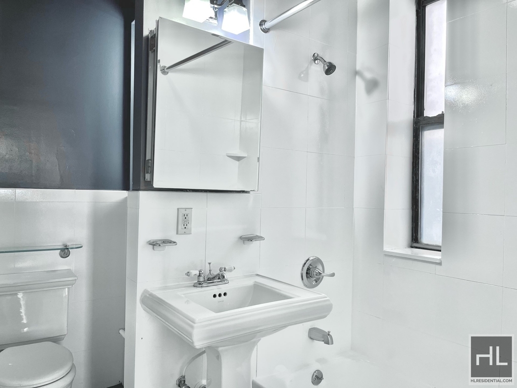 East 23 Street - Photo 3