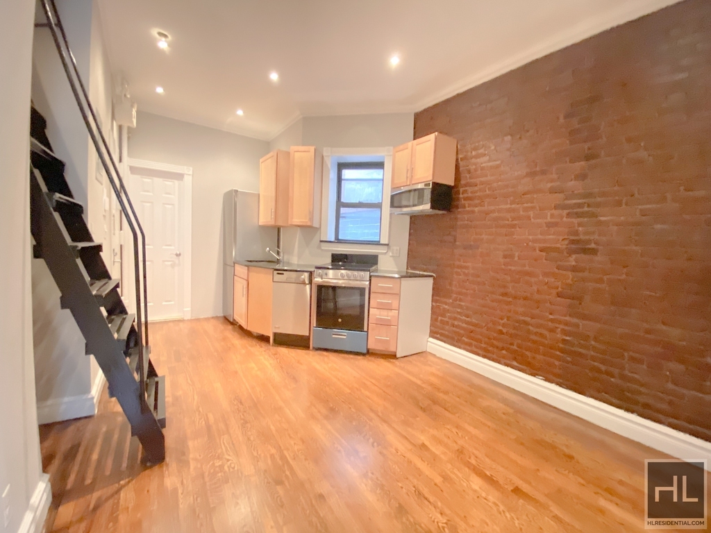 East 23 Street - Photo 1