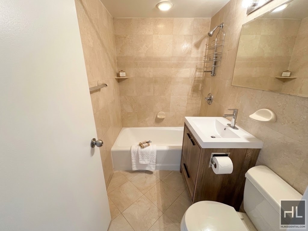 East 63 Street - Photo 4