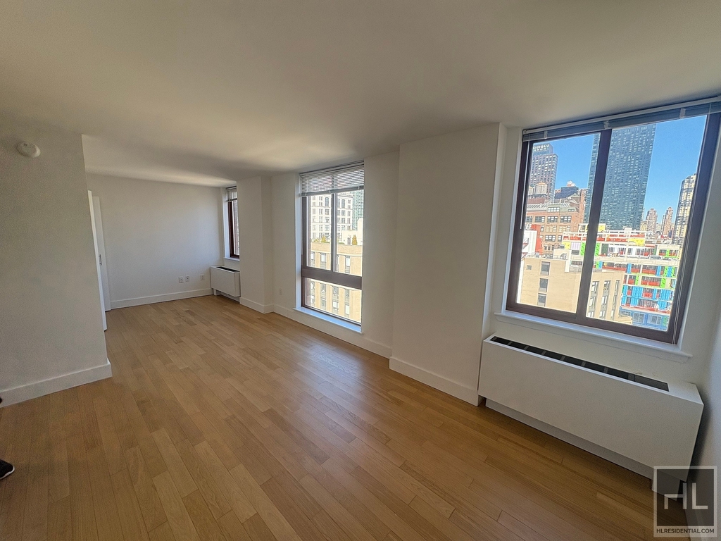 West 35th Street - Photo 0