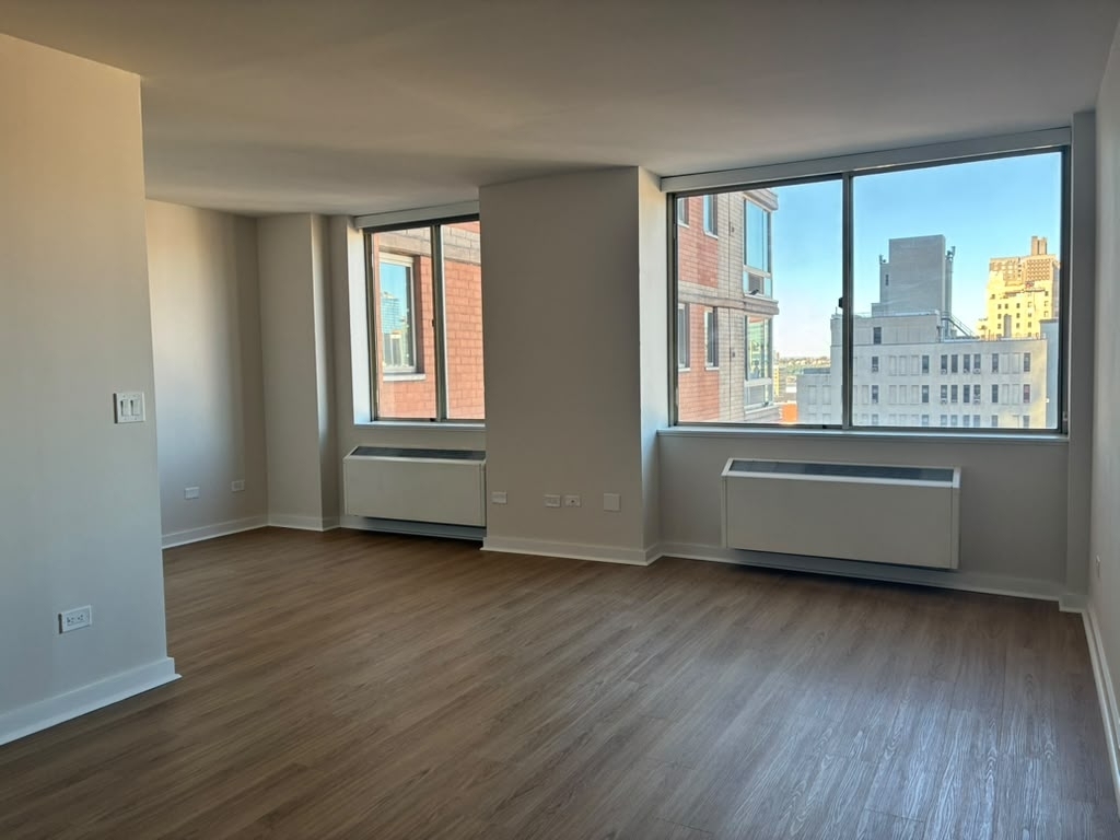 305 West 50th Street - Photo 4