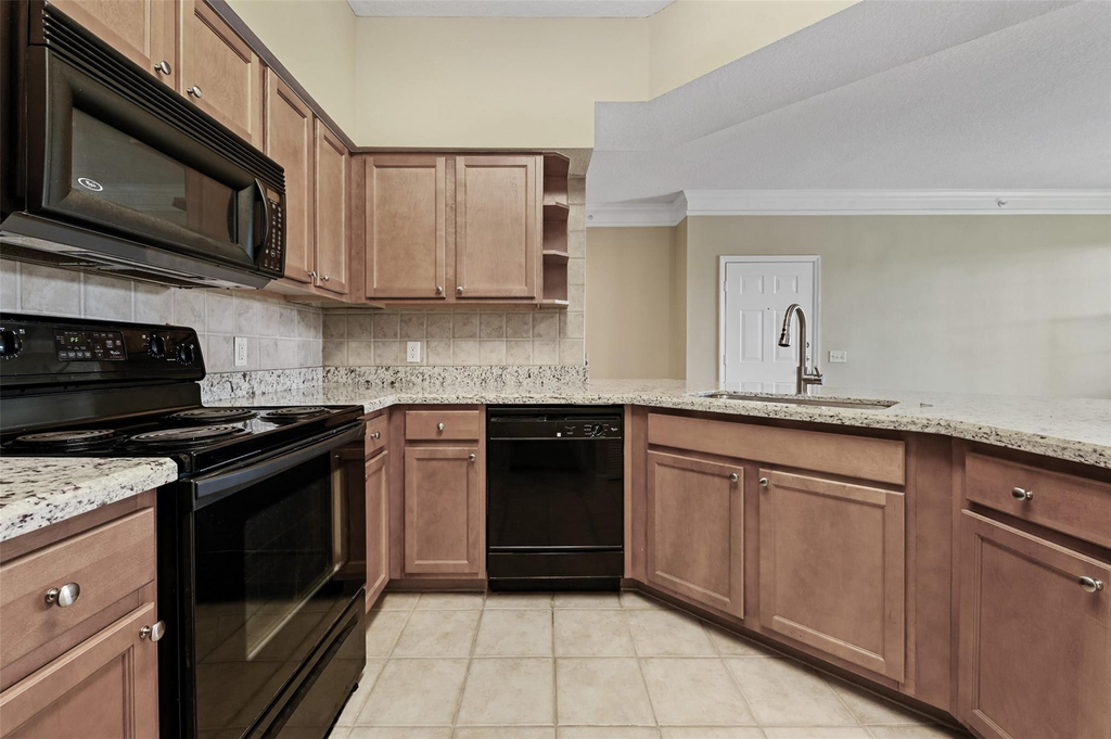 9905 Baywinds Drive - Photo 7