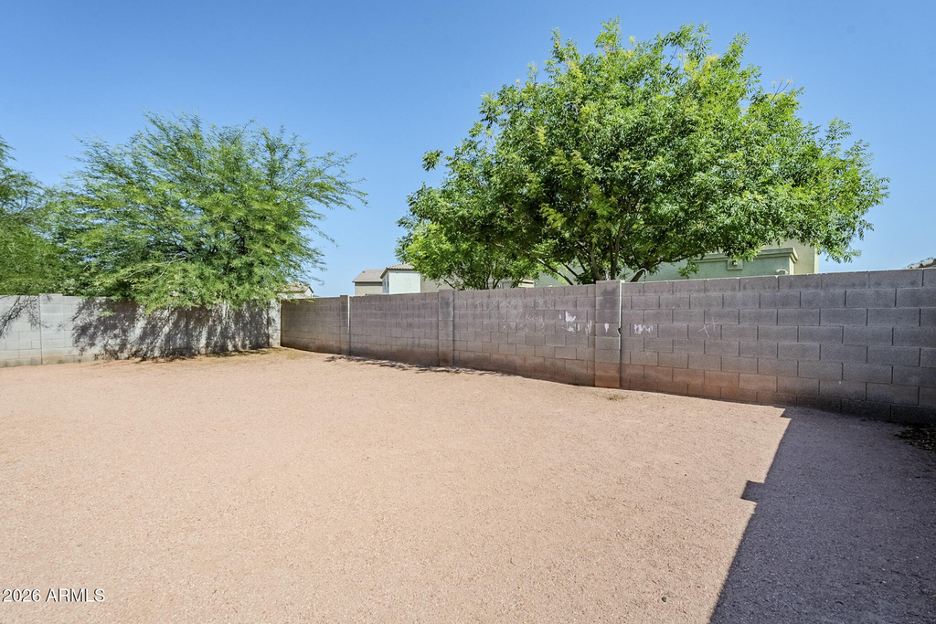 10017 W Raymond Street - Photo 45