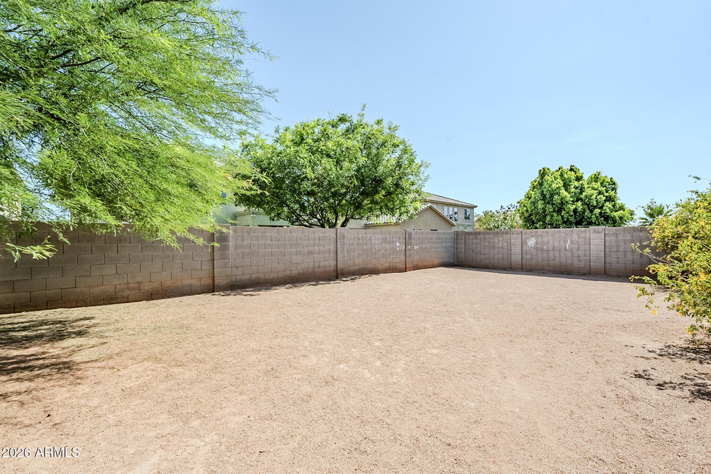 10017 W Raymond Street - Photo 46