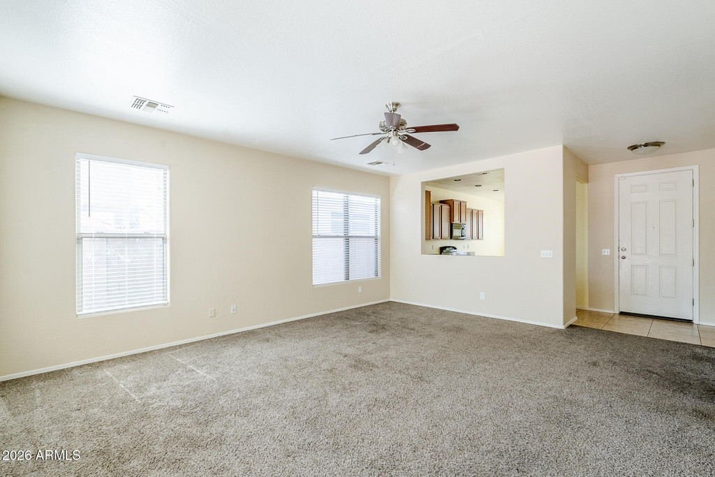 10017 W Raymond Street - Photo 2