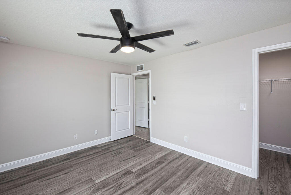 673 Sw Mchole Avenue - Photo 22