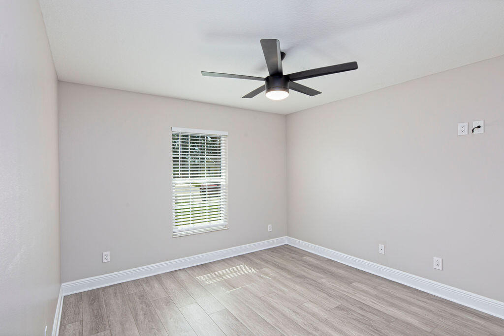 673 Sw Mchole Avenue - Photo 19
