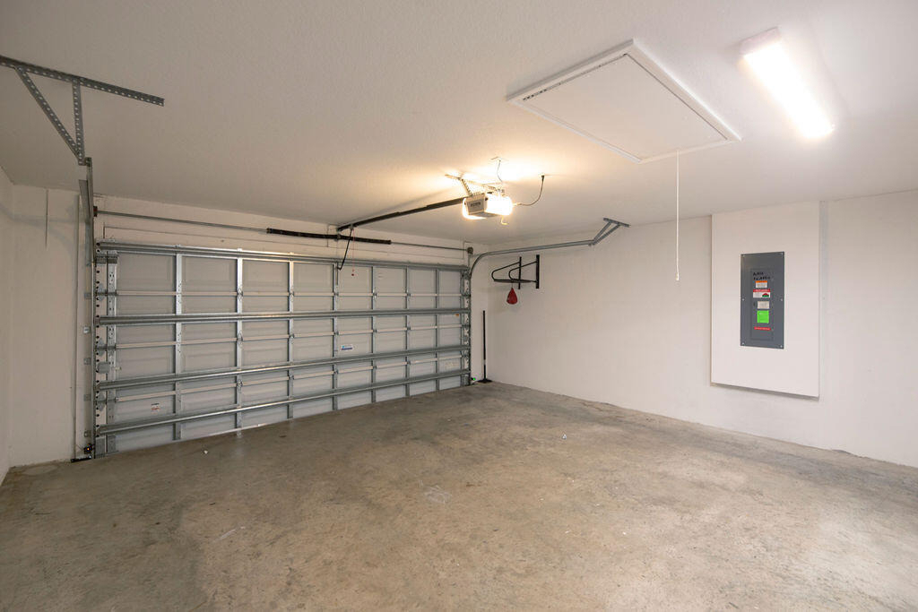 673 Sw Mchole Avenue - Photo 28
