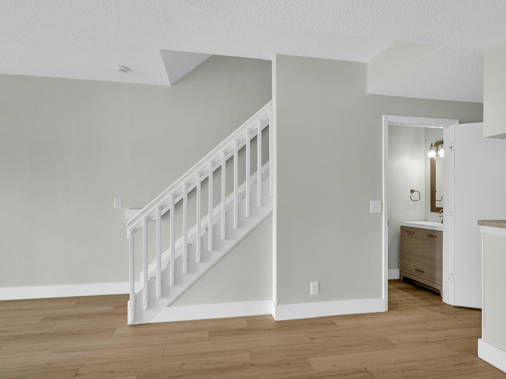 219 Mallory Court - Photo 16