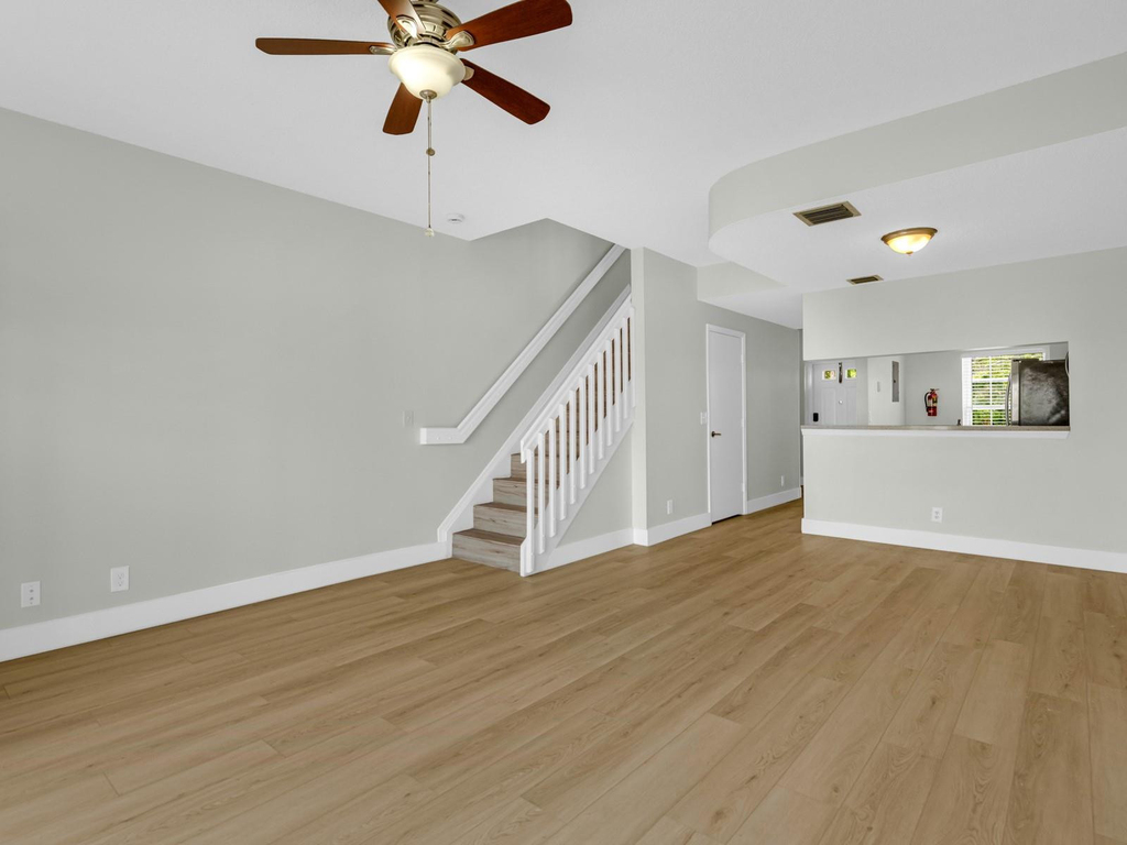 219 Mallory Court - Photo 15