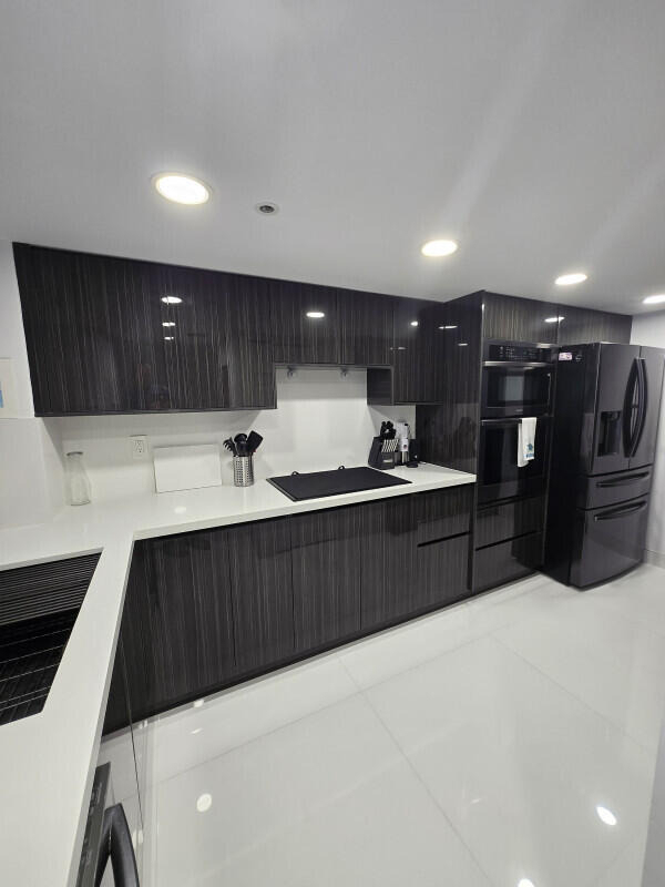 7601 E Treasure Drive - Photo 10