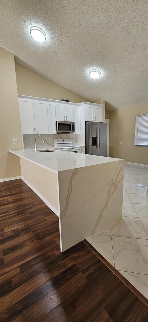 7225 Solandra Lane - Photo 6