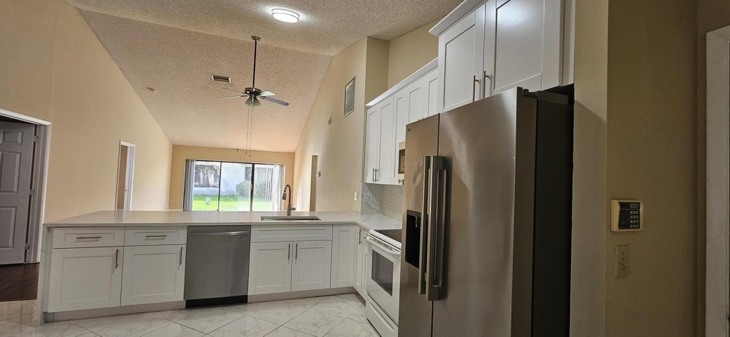 7225 Solandra Lane - Photo 3