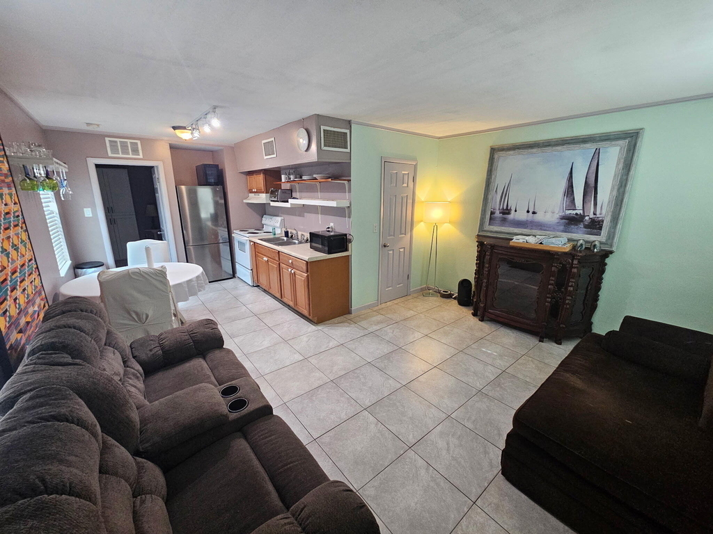 438 N 7th Street - Photo 1