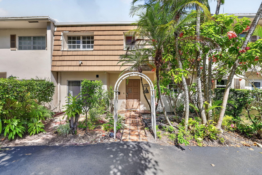3107 N Palm Aire Drive - Photo 0