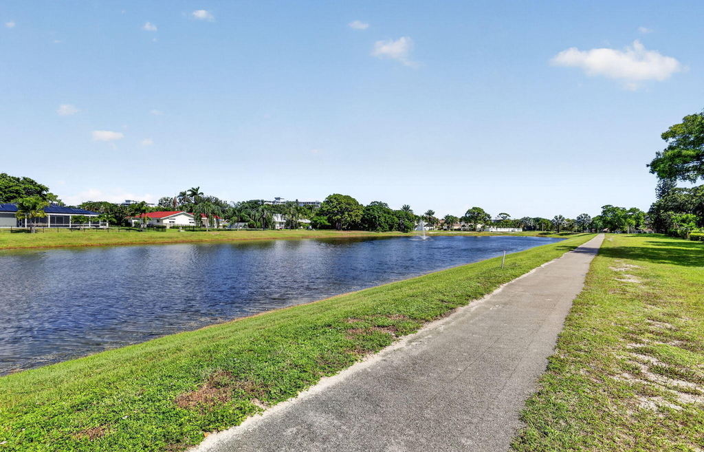 3107 N Palm Aire Drive - Photo 34