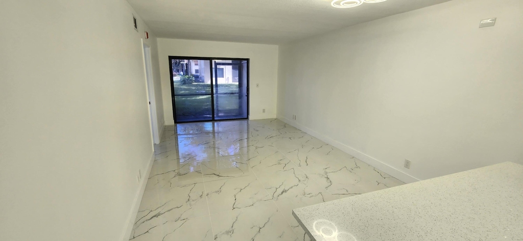 21938 Remsen Terrace - Photo 7