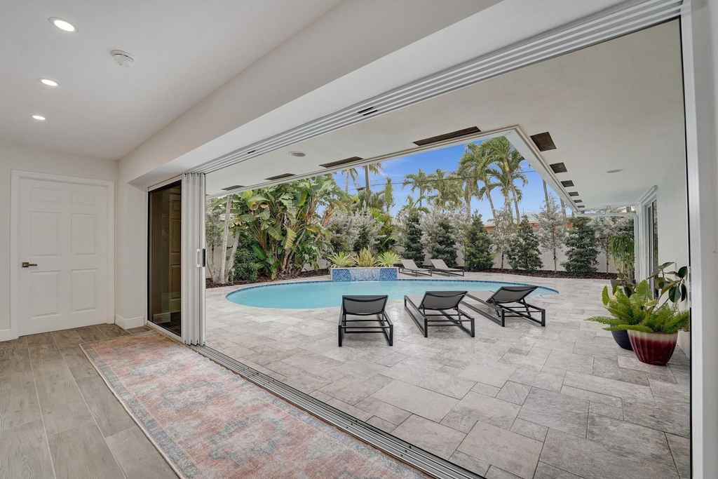 2030 Ne 62nd Street - Photo 1