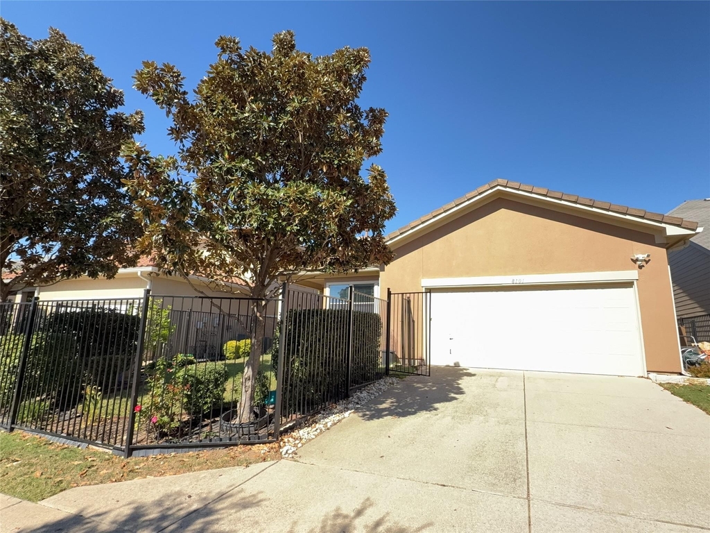 8101 Keechie Drive - Photo 22